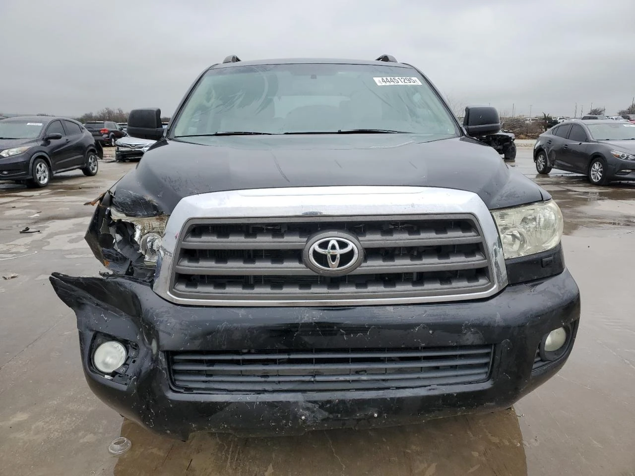 Toyota Sequoia SR5 - изображение 5