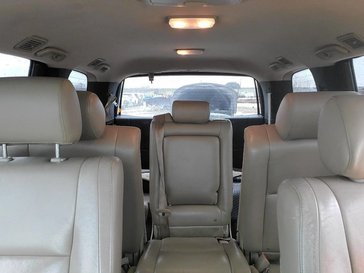 Toyota Sequoia SR5 - изображение 10