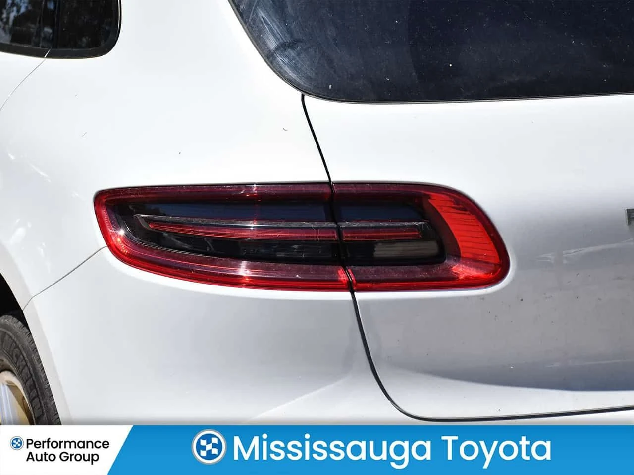 Porsche Macan * BASE AWD| LOW LOW KMS| BLUETOOTH * CARFAX * ЦЕНА, снимка 9 - Автомобили и джипове - 54896641