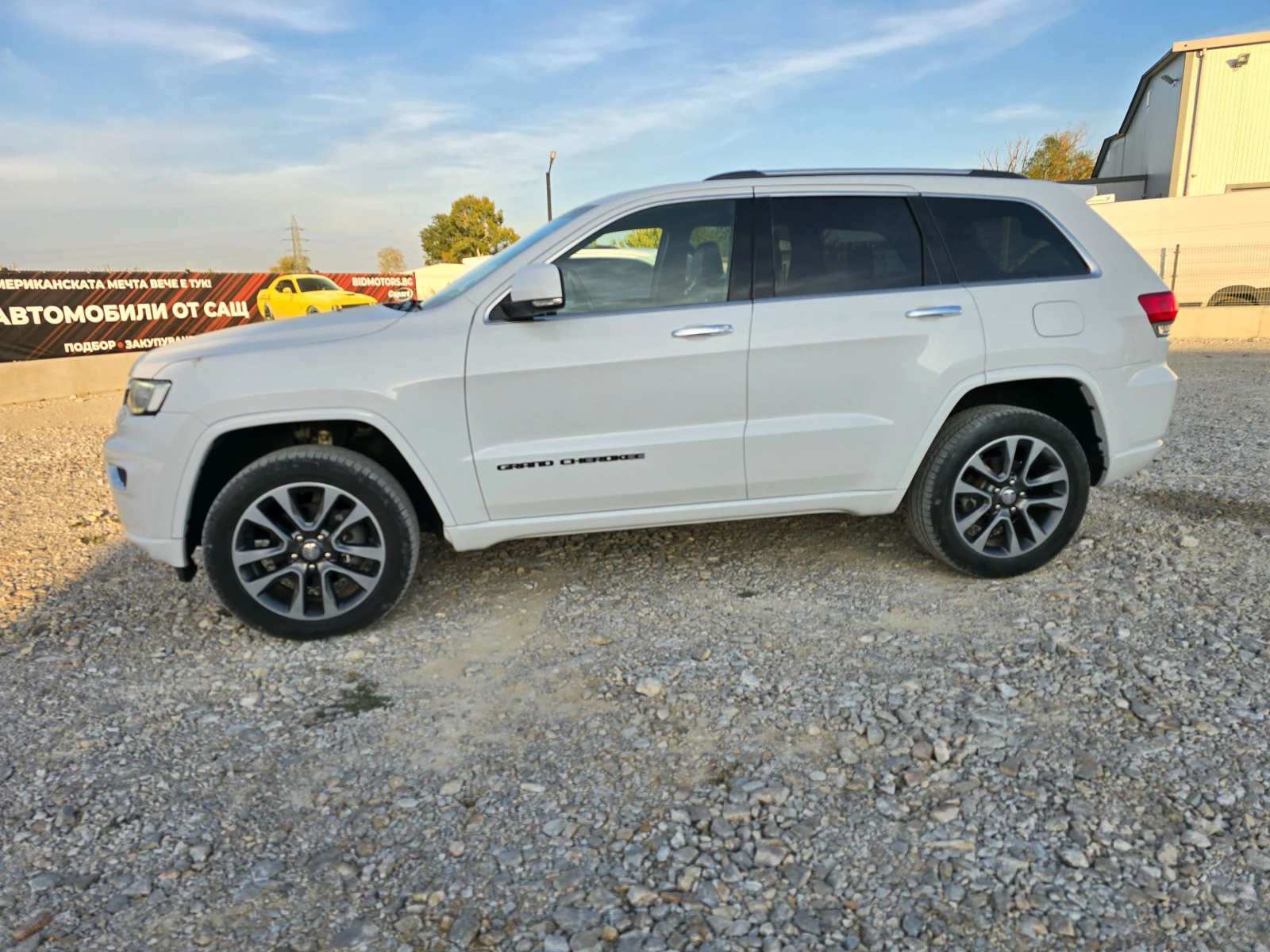 Jeep Grand cherokee Overland, снимка 2 - Автомобили и джипове - 55449000