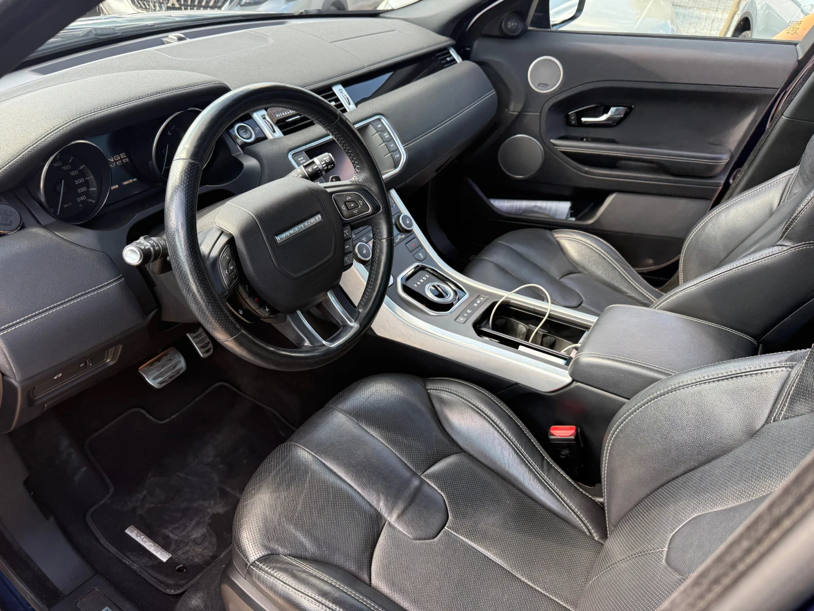 Land Rover Evoque 2.2-190к  АВТОМАТИК, снимка 8 - Автомобили и джипове - 55811379