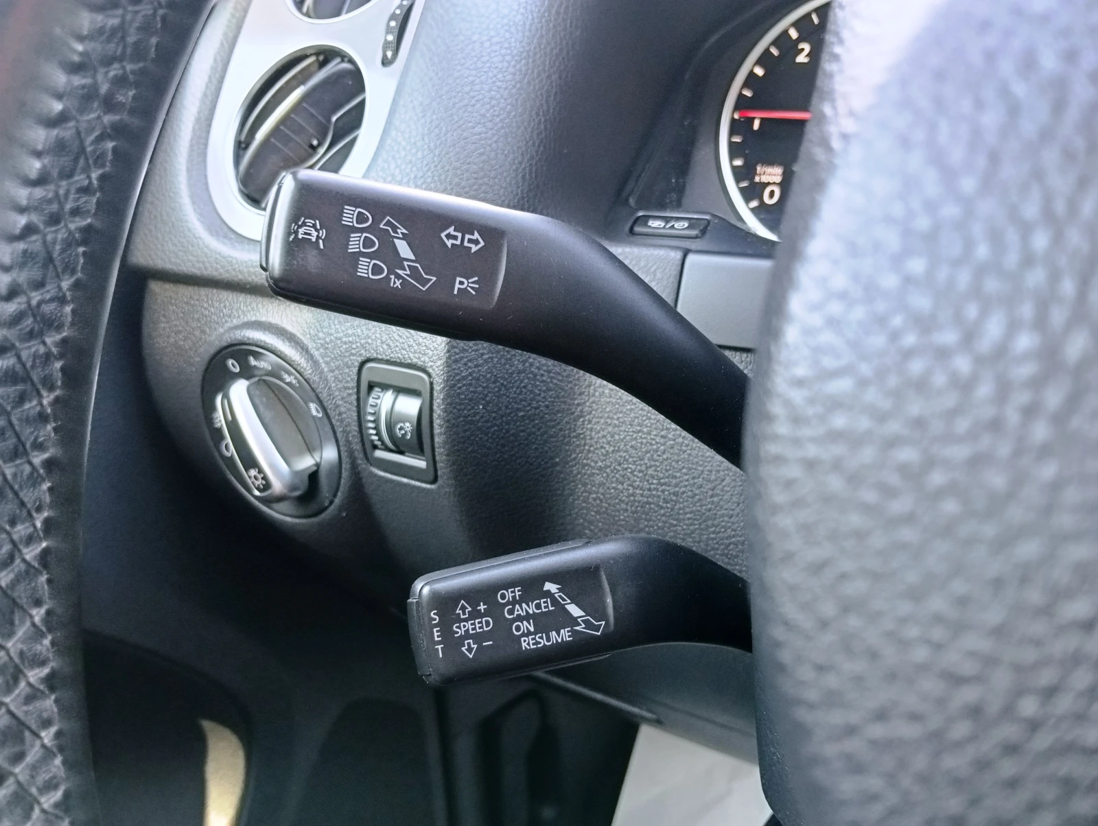 VW Tiguan 2.0TDI 177ps.4x4, снимка 13 - Автомобили и джипове - 55929194