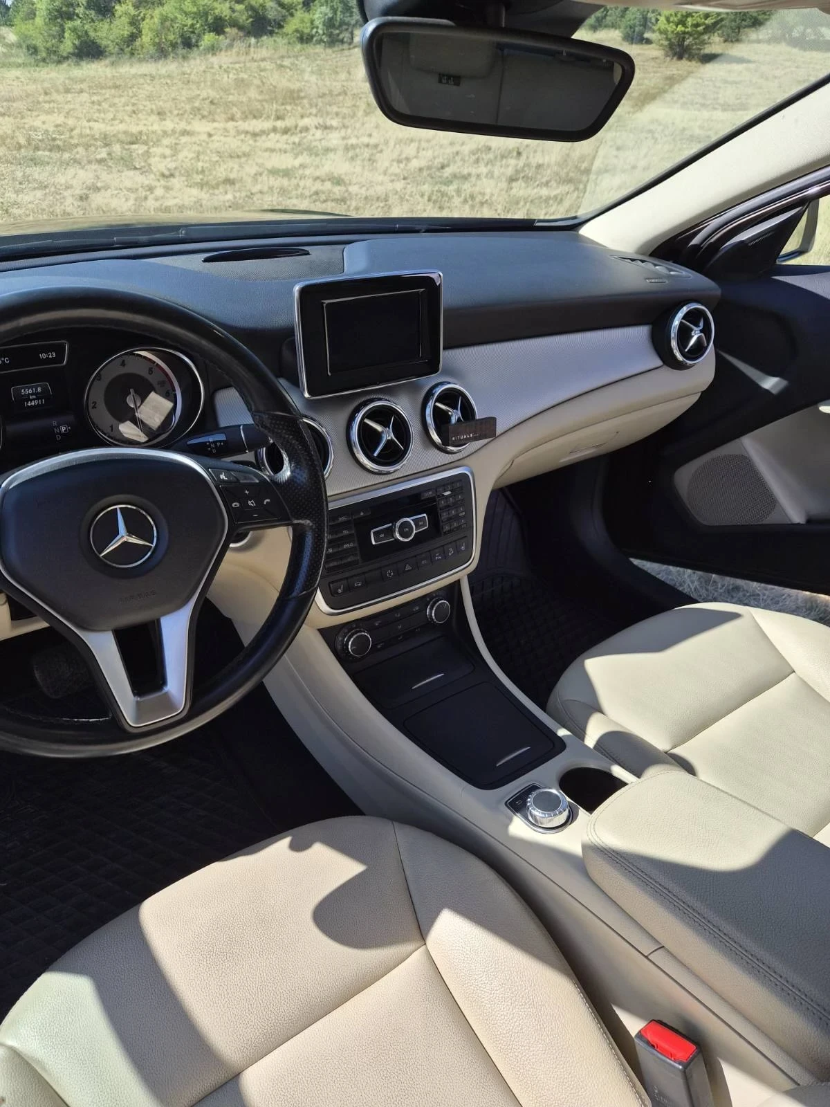 Mercedes-Benz GLA 220, снимка 4 - Автомобили и джипове - 56641746