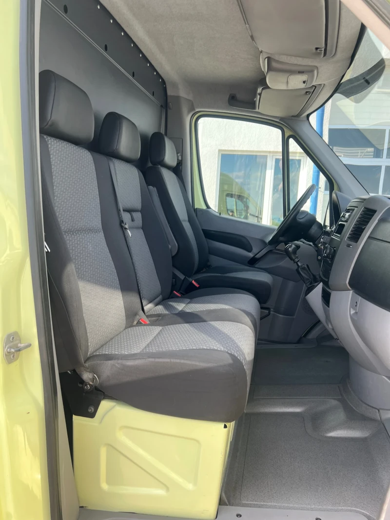 VW Crafter МАКСИ С НАДСТРОЙКА / Климатроник , снимка 11 - Бусове и автобуси - 49840731