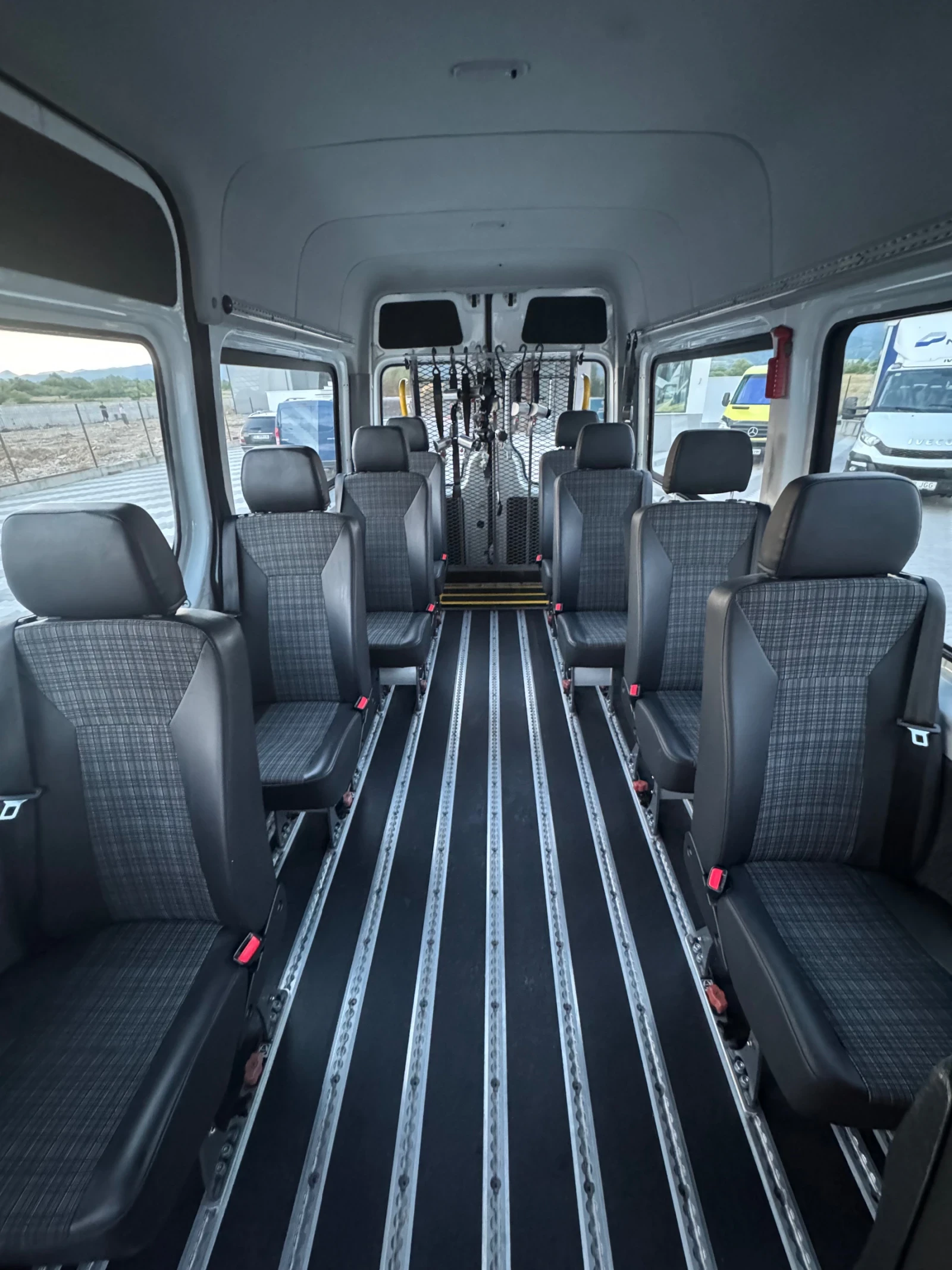 Mercedes-Benz Sprinter 313 CDI 8+ 1 места, снимка 11 - Бусове и автобуси - 54963408