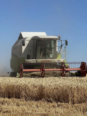      Claas Mega 350