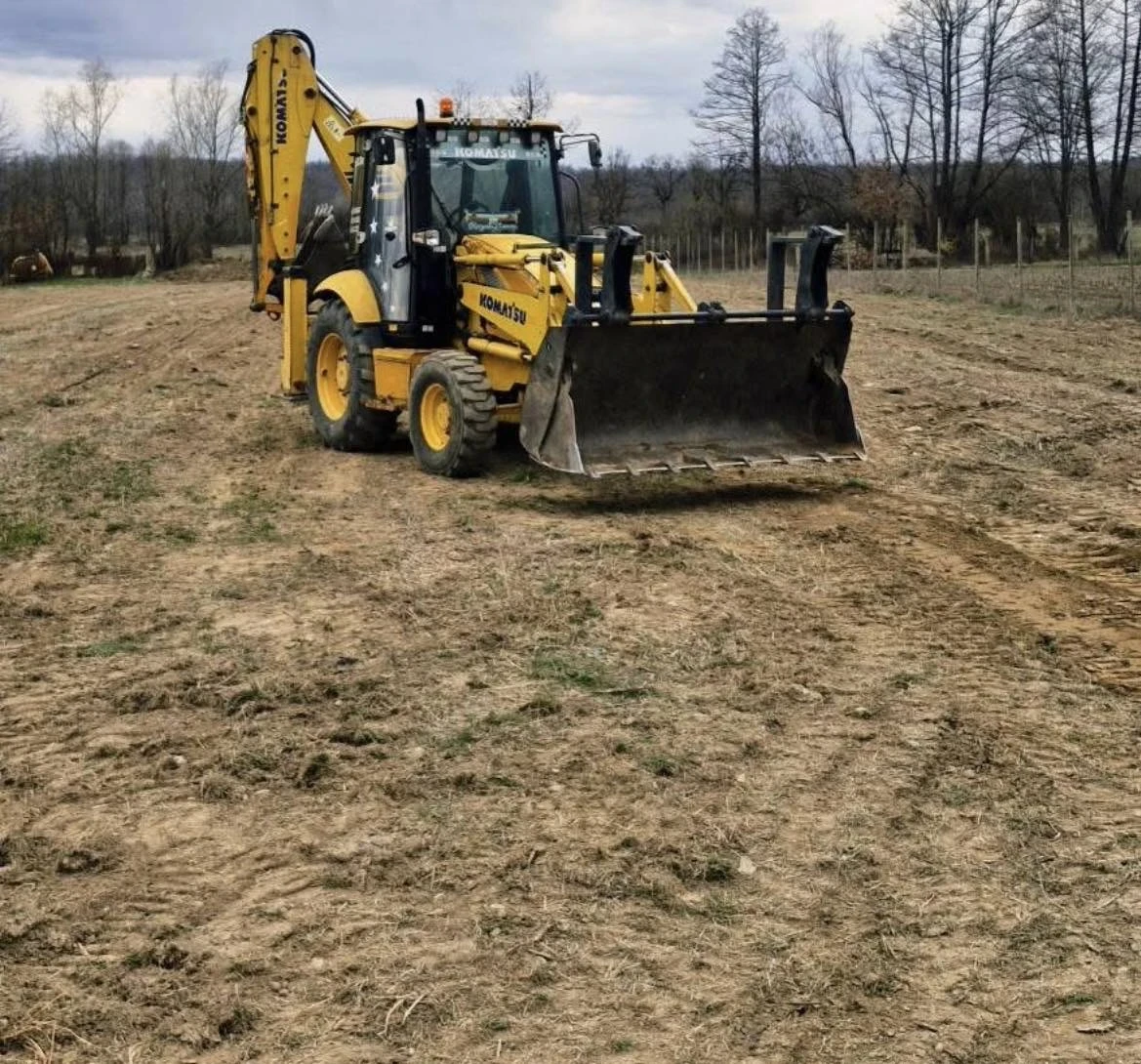 Багер Komatsu WB93R-5, 2007 ПЕРФЕКТЕН, снимка 3 - Индустриална техника - 55079224