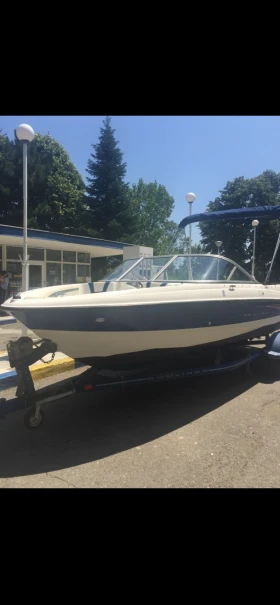 Моторна яхта Bayliner, снимка 9