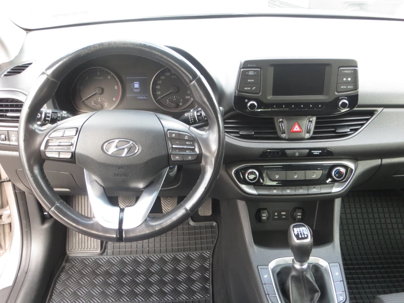 Hyundai I30 1, 6 CRDI euro 6b, снимка 8 - Автомобили и джипове - 47353083