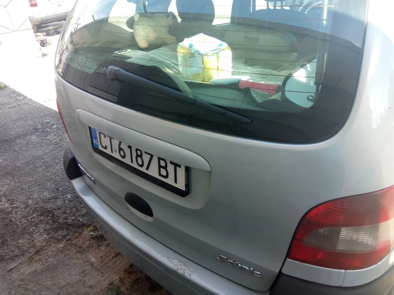 Renault Scenic, снимка 9 - Автомобили и джипове - 47393842