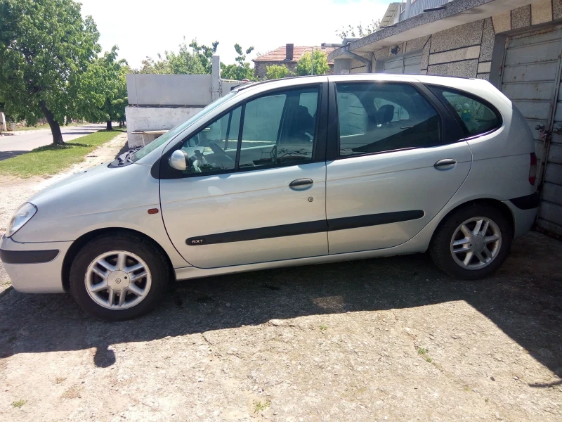 Renault Scenic, снимка 3 - Автомобили и джипове - 47393842