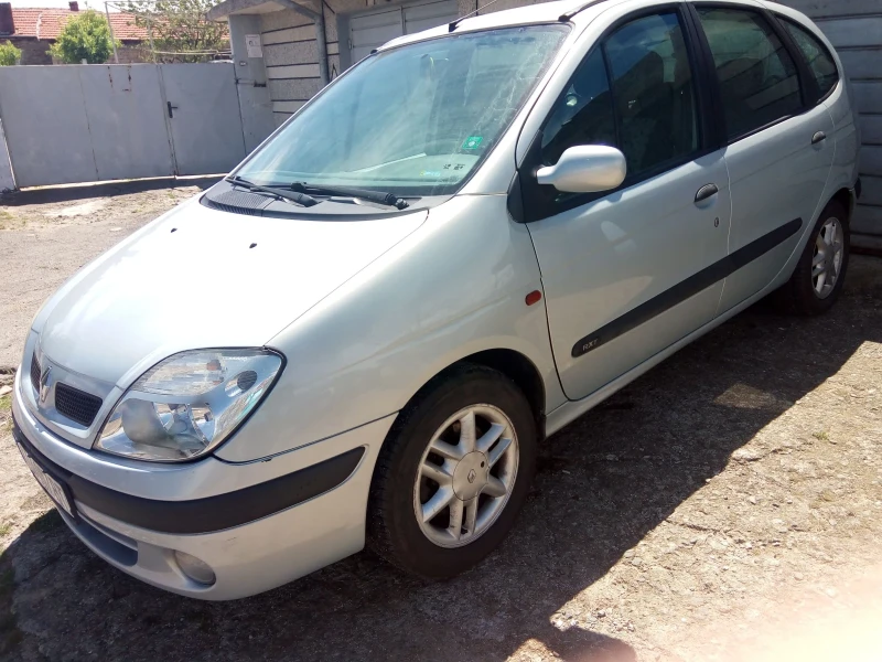 Renault Scenic, снимка 6 - Автомобили и джипове - 47393842