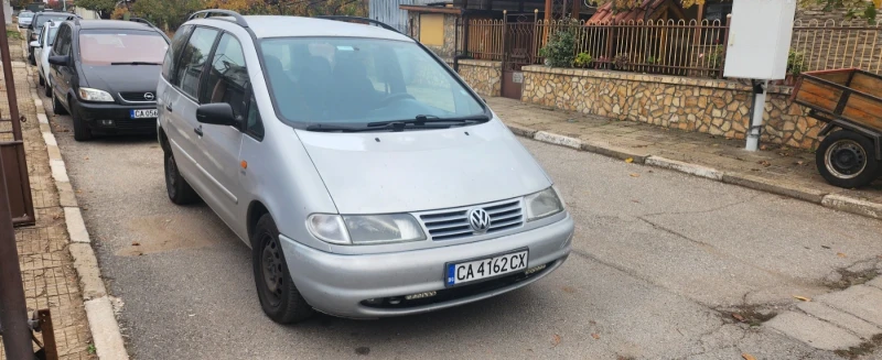 VW Sharan 1.9 tdi, снимка 1 - Автомобили и джипове - 47825915