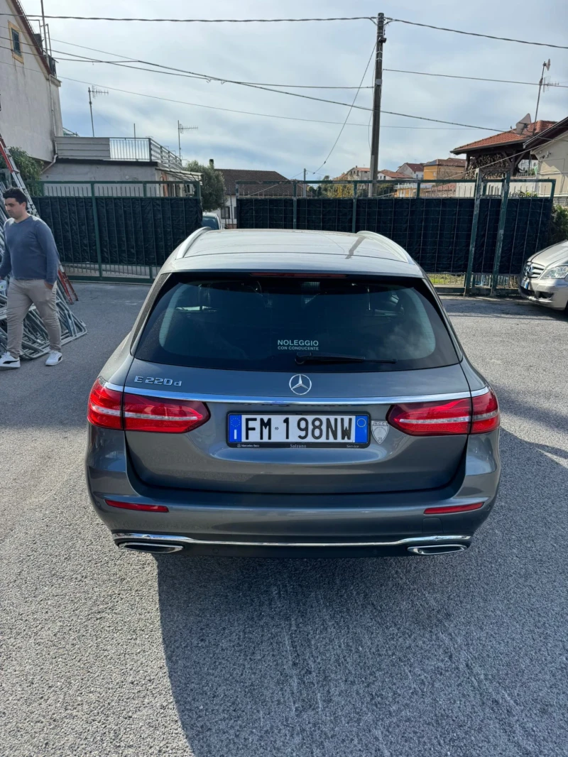 Mercedes-Benz E 220, снимка 6 - Автомобили и джипове - 48477171