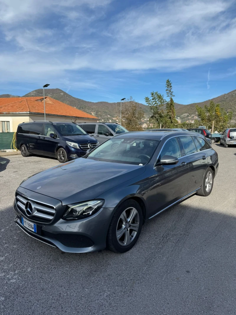 Mercedes-Benz E 220, снимка 1 - Автомобили и джипове - 48477171