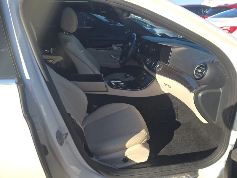 Mercedes-Benz E 300 AMG* PACK* BURMESTER* 360КАМЕРА* КЕЙЛЕС* , снимка 12 - Автомобили и джипове - 52431314