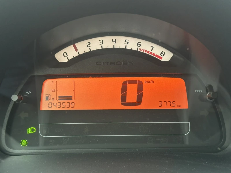Citroen C3 1.4i, снимка 8 - Автомобили и джипове - 52470272