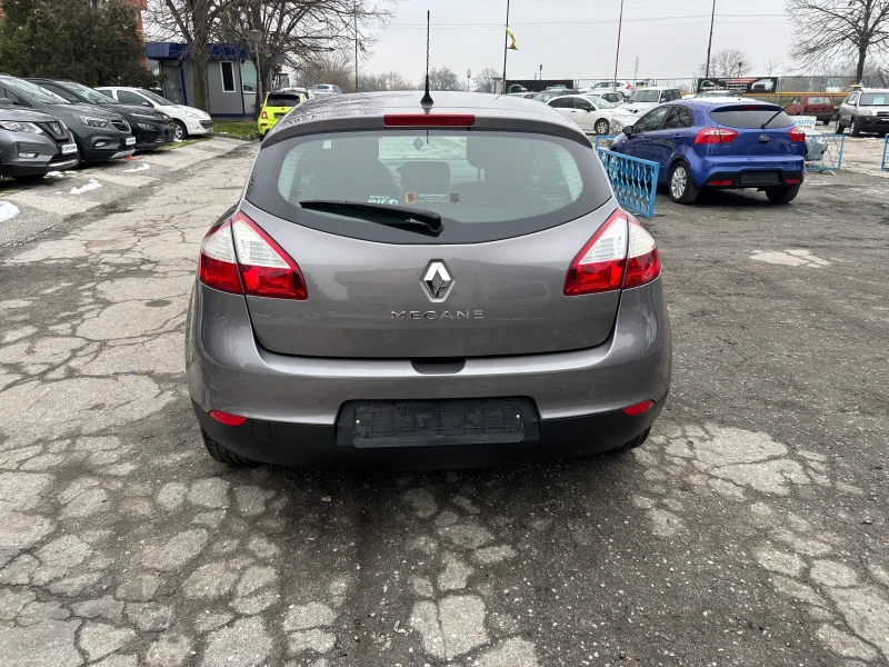 Renault Megane 1.6  i Бензин / 110 к.с. / 6 ск., снимка 5 - Автомобили и джипове - 53385848