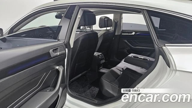 VW Arteon 2.0 TDI Prestige на 29770км | Цена с всичко до БГ, снимка 8 - Автомобили и джипове - 54379744