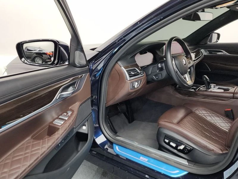 BMW 740 740d xDrive Design Pure Excellence| 320к.с.| ВКЛ.Т, снимка 10 - Автомобили и джипове - 55624465