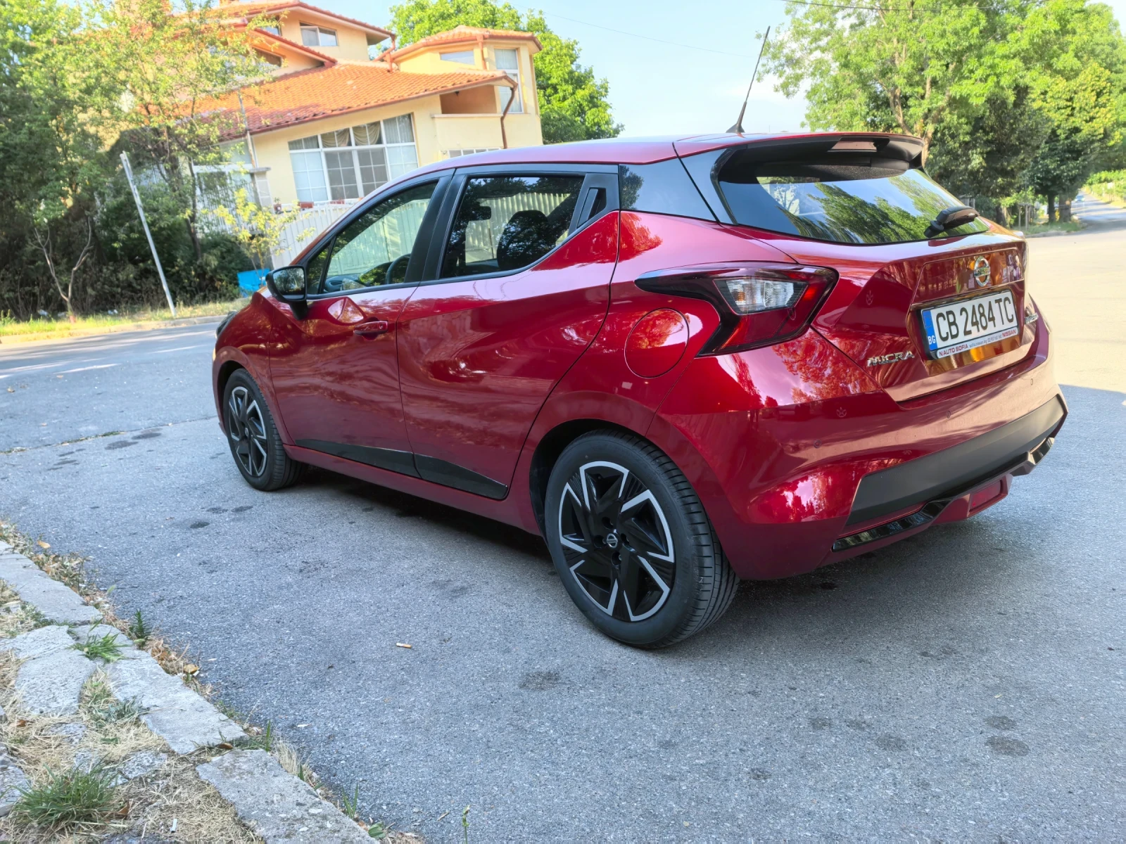 Nissan Micra 1.0 - изображение 3