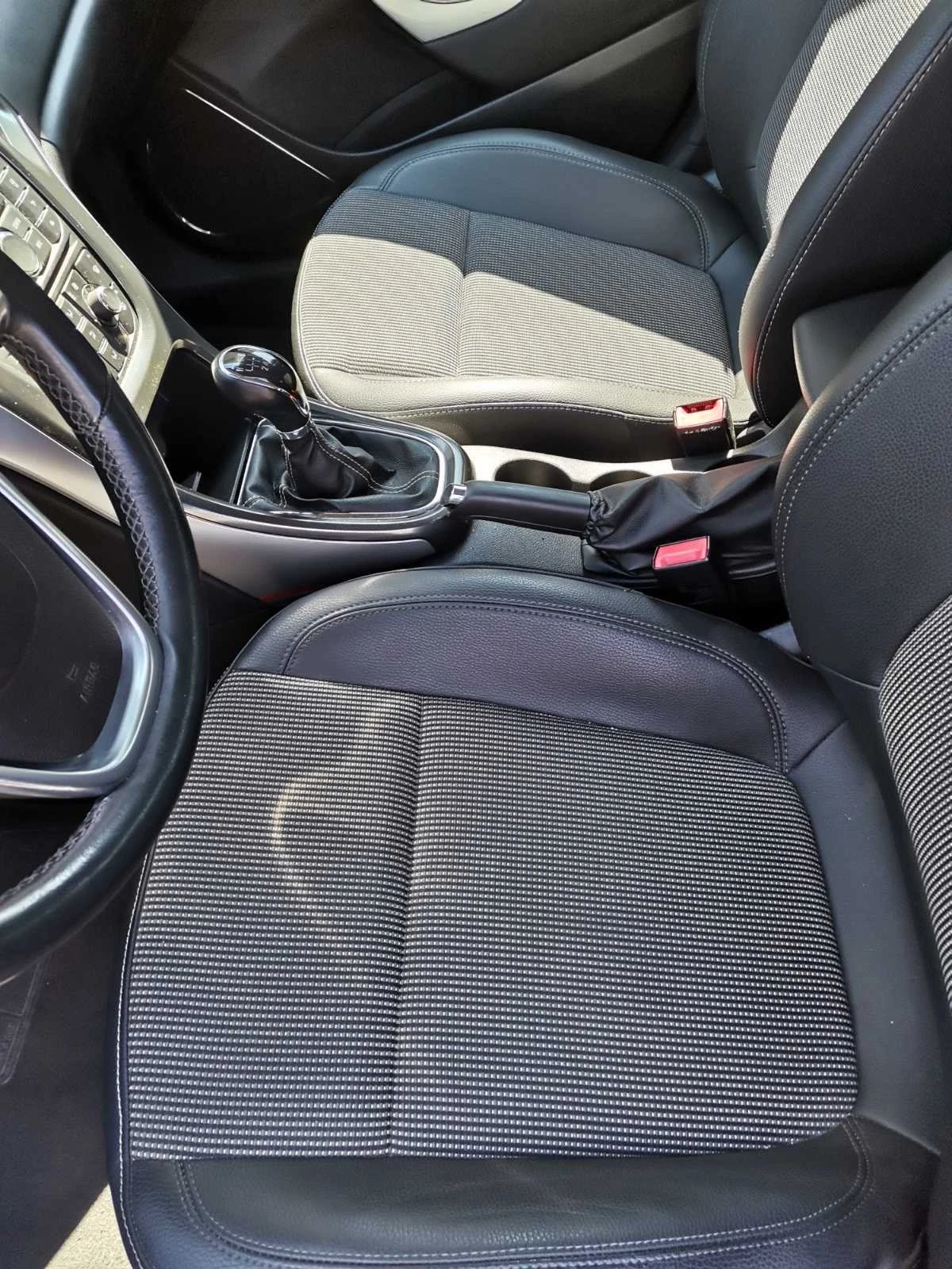 Opel Astra спорт тоурер - изображение 4