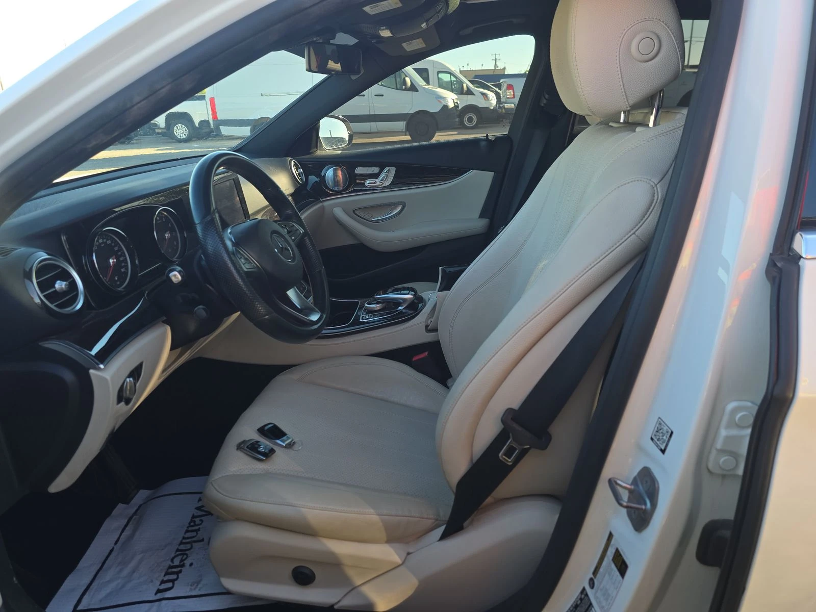 Mercedes-Benz E 300 AMG* PACK* BURMESTER* 360* *  | Mobile.bg   11