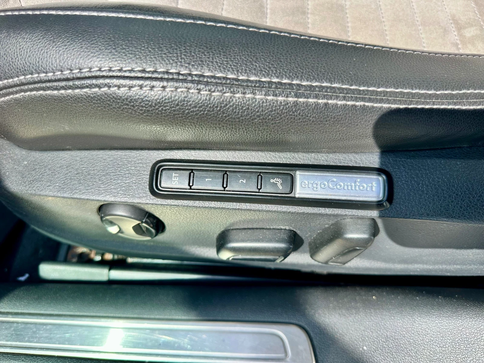 VW Passat R line 2.0 TDI, снимка 9 - Автомобили и джипове - 53873009