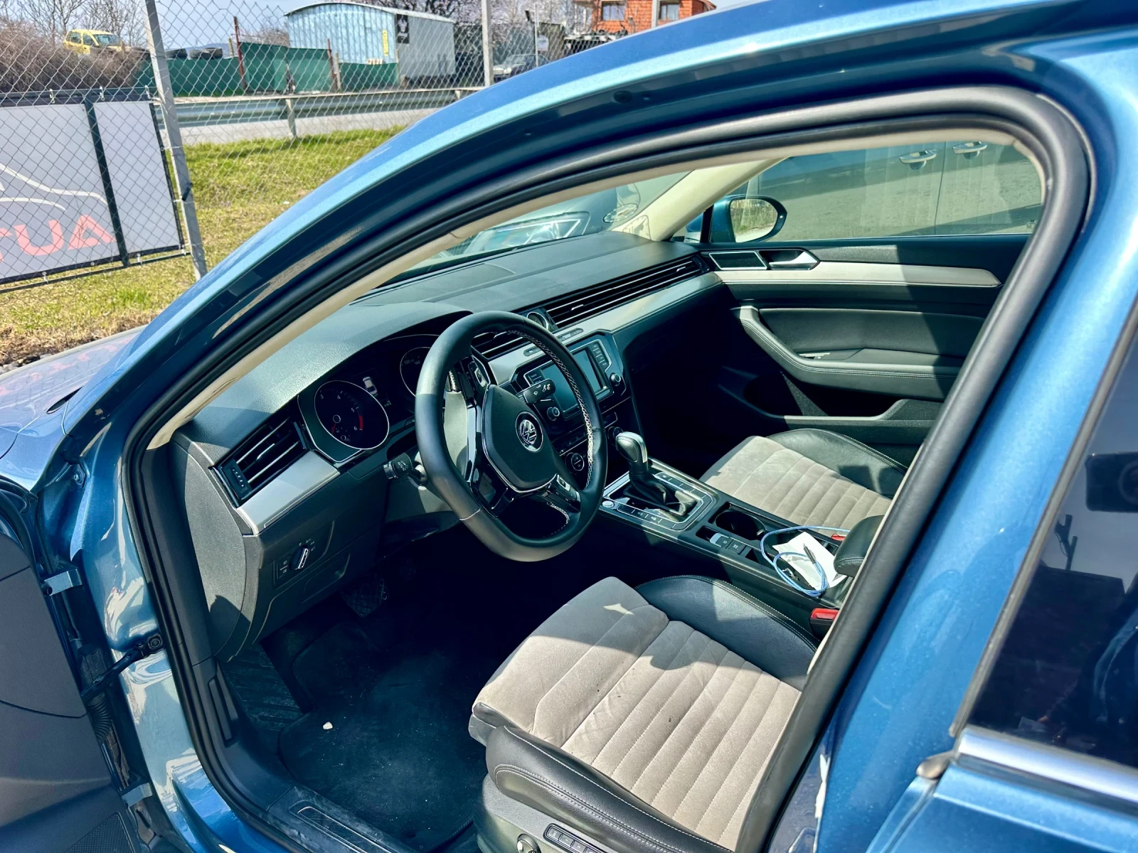 VW Passat R line 2.0 TDI, снимка 10 - Автомобили и джипове - 53873009