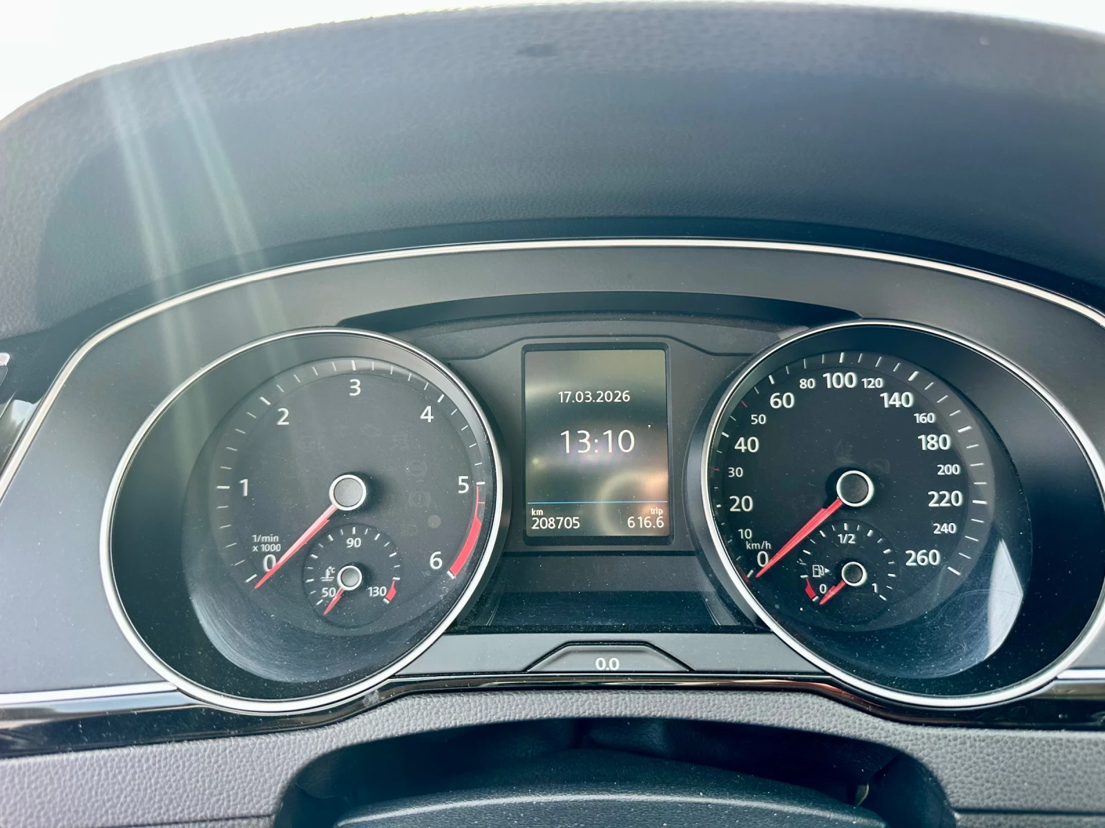 VW Passat R line 2.0 TDI, снимка 13 - Автомобили и джипове - 53873009