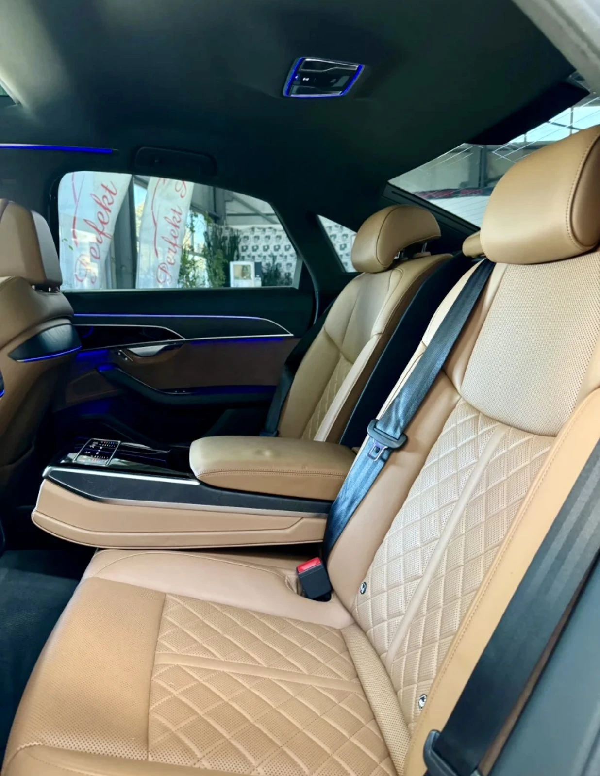 Audi A8, снимка 9 - Автомобили и джипове - 54003201