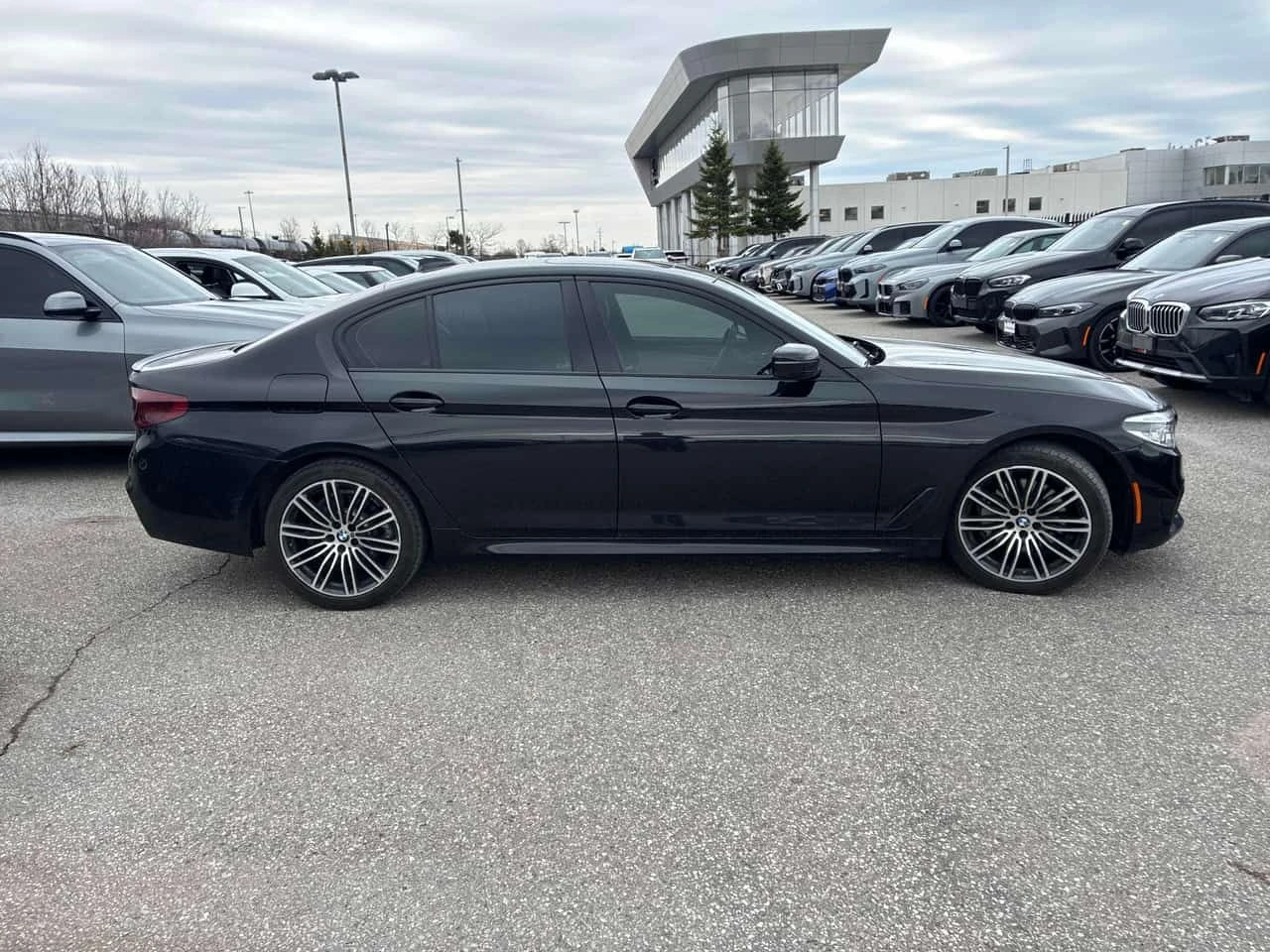 BMW 530 530i xDrive  CARFAX | Mobile.bg � ����������� 3