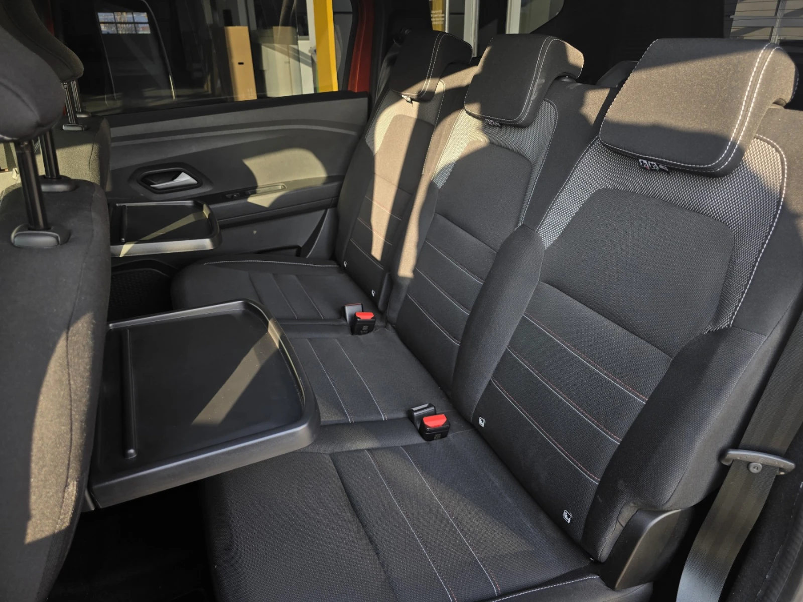 Dacia Jogger 1.0 Tce EXTREME, снимка 14 - Автомобили и джипове - 54300035