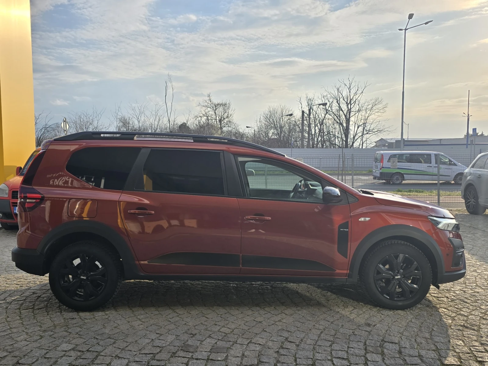Dacia Jogger 1.0 Tce EXTREME, снимка 4 - Автомобили и джипове - 54300035