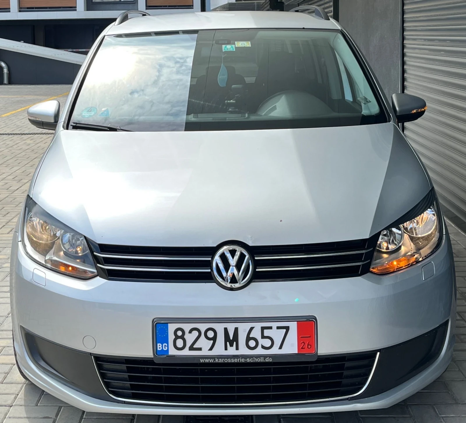 VW Touran 2.0TDI, снимка 2 - Автомобили и джипове - 54404582