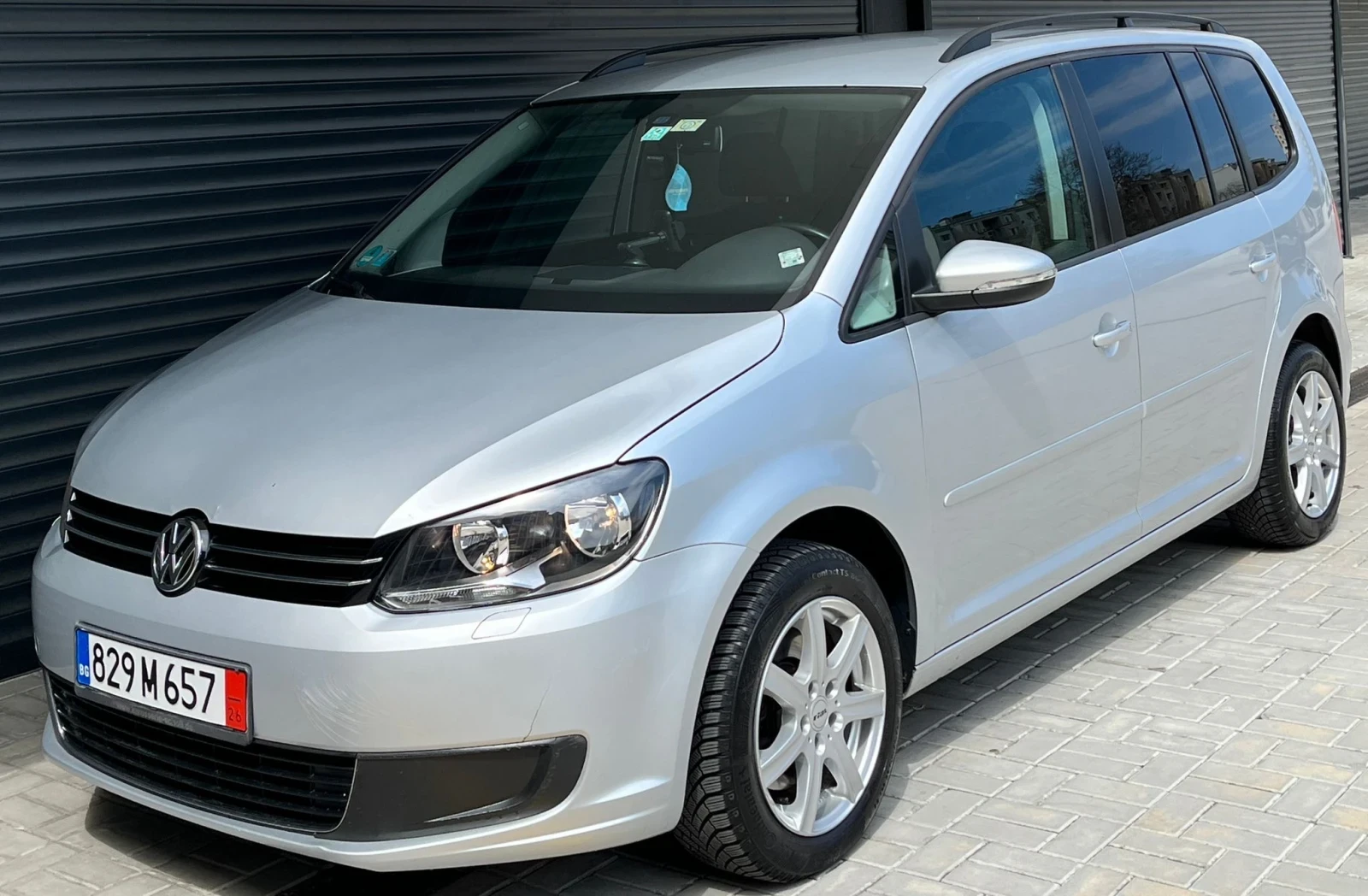 VW Touran 2.0TDI, снимка 3 - Автомобили и джипове - 54404582