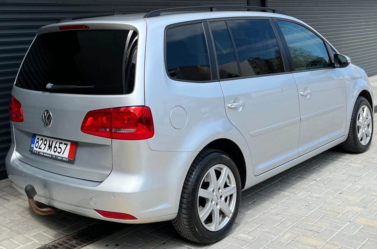 VW Touran 2.0TDI, снимка 6 - Автомобили и джипове - 54404582