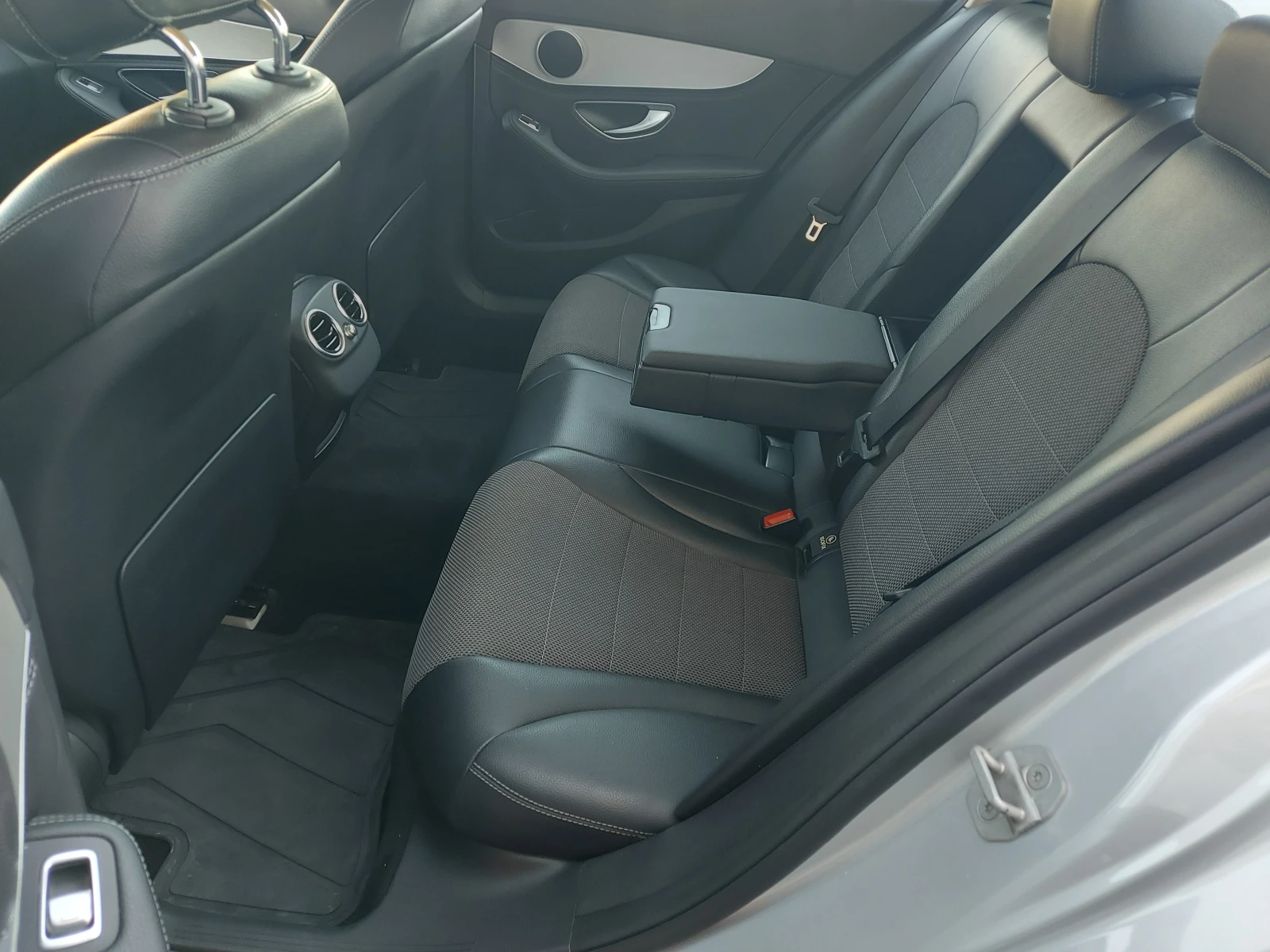 Mercedes-Benz C 220 d* AMG Line* 170 к.с.* LED* КОЖА* NAVI* 7G-Tronic, снимка 14 - Автомобили и джипове - 54553743