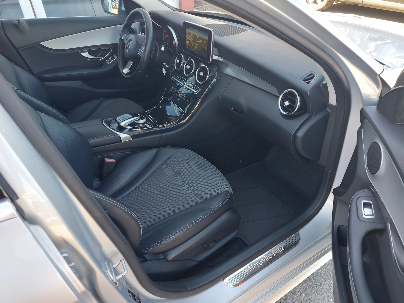 Mercedes-Benz C 220 d* AMG Line* 170 к.с.* LED* КОЖА* NAVI* 7G-Tronic, снимка 10 - Автомобили и джипове - 54553743