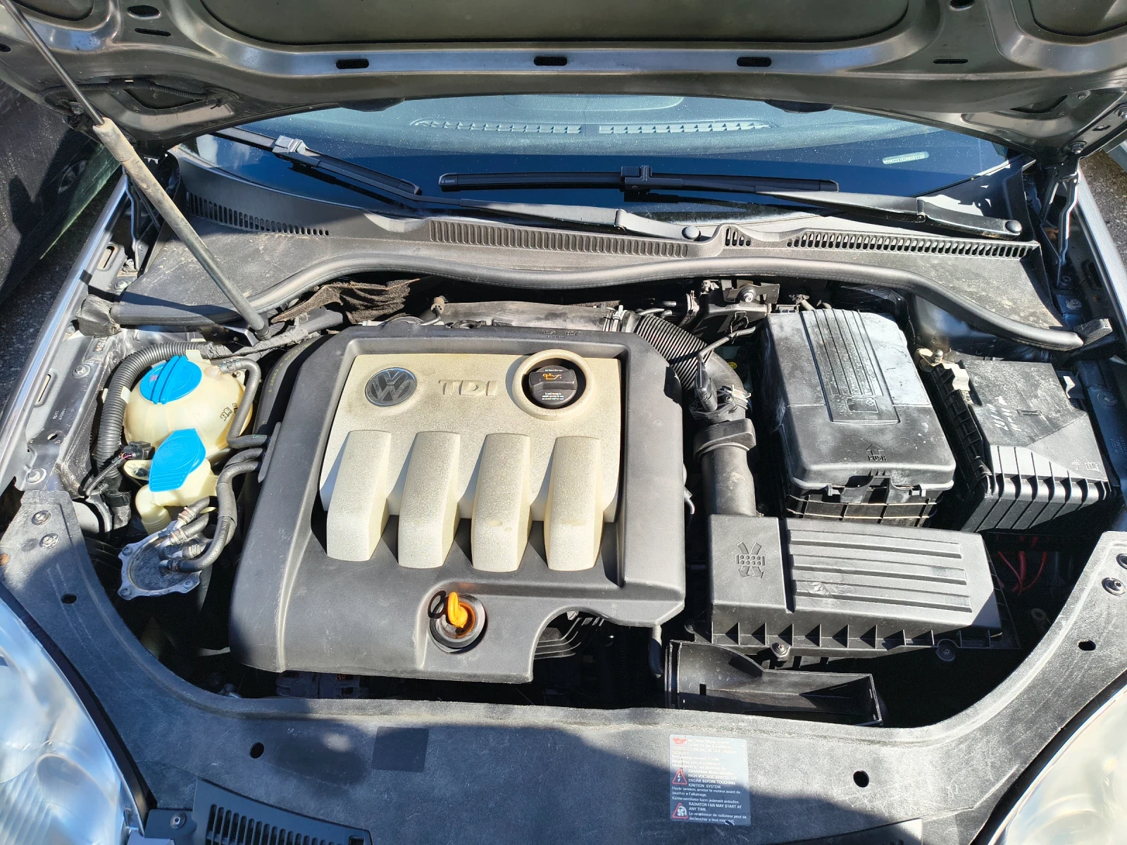 VW Golf V 1.9 TDI , снимка 7 - Автомобили и джипове - 54975577