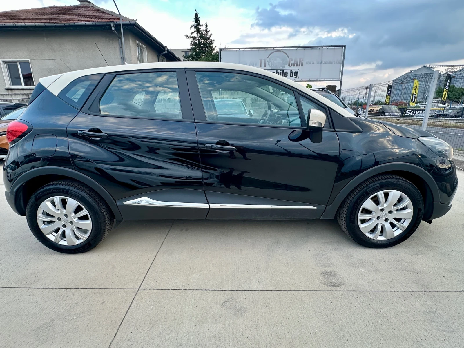 Renault Captur 1.5dci 90к. Нави! Клима! Отлично състояние!, снимка 8 - Автомобили и джипове - 55148808