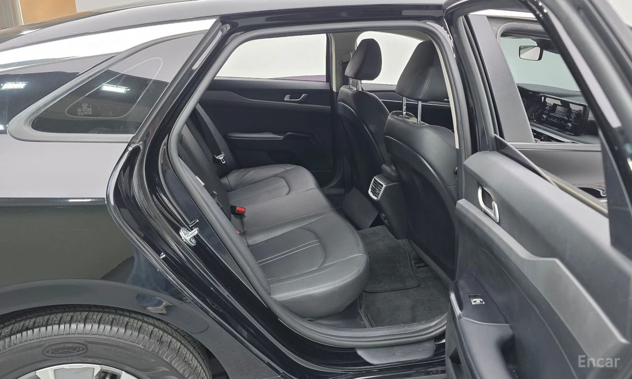Kia K5 2.0 Hybrid* Trendy* ПОДГРЕВ* КАМЕРА* КРАЙНА ЦЕНА* , снимка 14 - Автомобили и джипове - 55309362