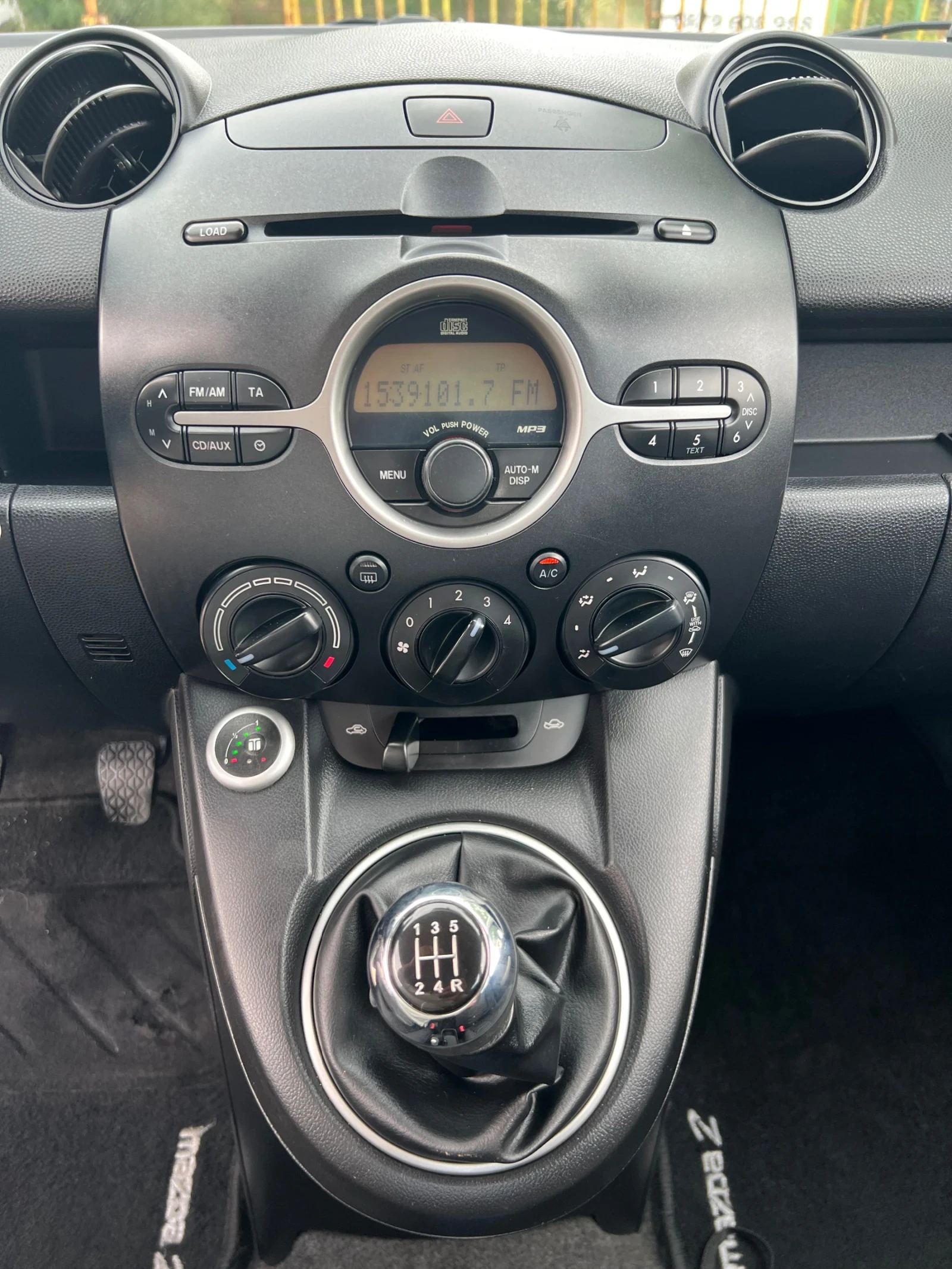 Mazda 2 1.3 * ГАЗ/БЕНЗИН * НОВ ВНОС ИТАЛИЯ * БЕЗ , снимка 15 - Автомобили и джипове - 55326882