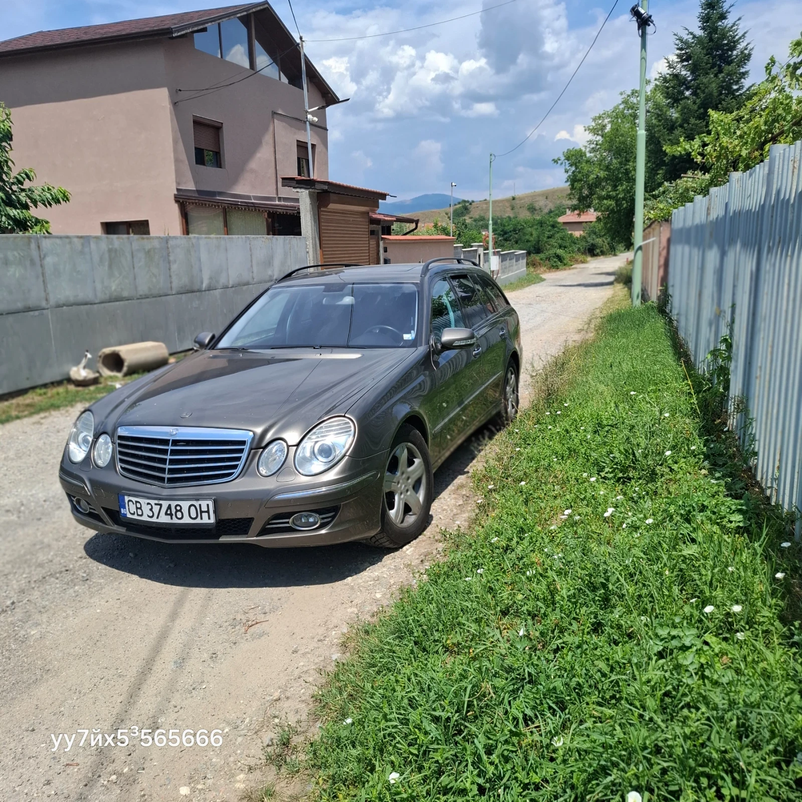 Mercedes-Benz E 220, снимка 2 - Автомобили и джипове - 55463919
