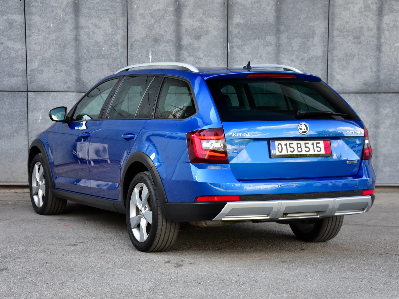 Skoda Octavia SCOUT 2.0TDI 4X4, снимка 4 - Автомобили и джипове - 55688259
