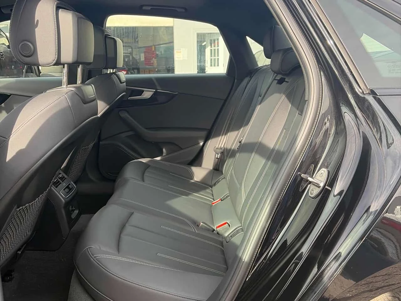 Audi A4 * Komfort * CARFAX * ���� �� �� | Mobile.bg � ����������� 17
