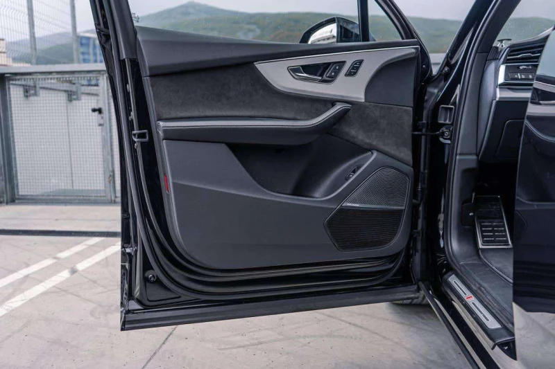 Audi SQ7 4.0BITURBO* DIS* QUATTRO* S-LINE* B&O* FULL BLACK*, снимка 7 - Автомобили и джипове - 52637366