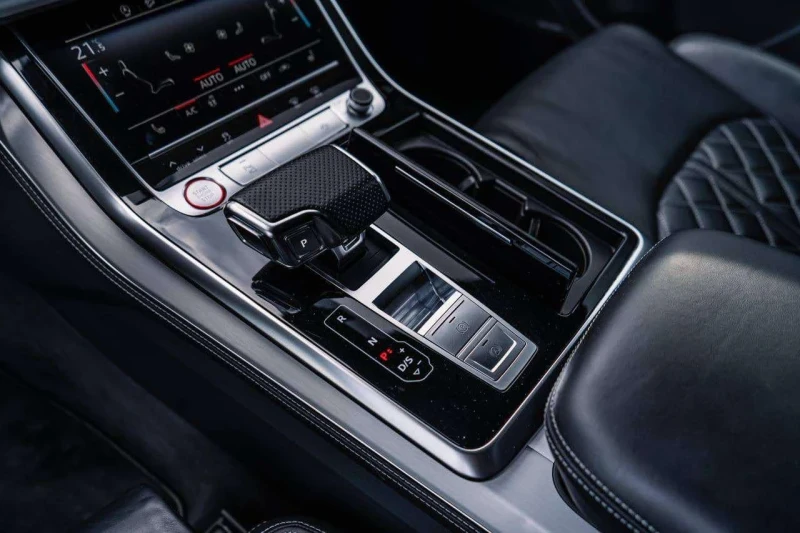 Audi SQ7 4.0BITURBO* DIS* QUATTRO* S-LINE* B&O* FULL BLACK*, снимка 13 - Автомобили и джипове - 52637366