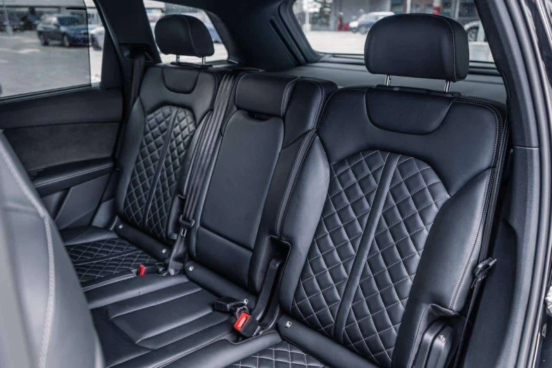 Audi SQ7 4.0BITURBO* DIS* QUATTRO* S-LINE* B&O* FULL BLACK*, снимка 16 - Автомобили и джипове - 52637366