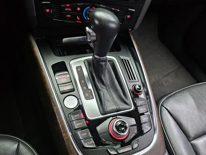 Audi Q5 2.0 TDI Quattro, снимка 17 - Автомобили и джипове - 55129974
